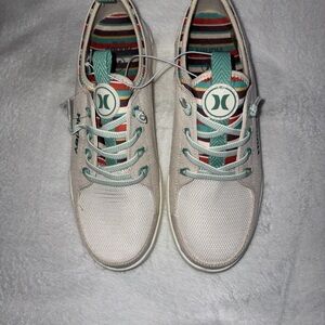 Hurley Cream Canvas Sneakers with Teal Accents